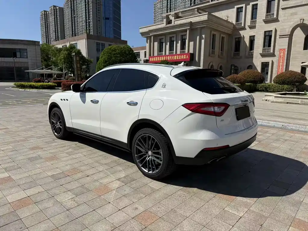 Maserati Levante 2018 — фото 7