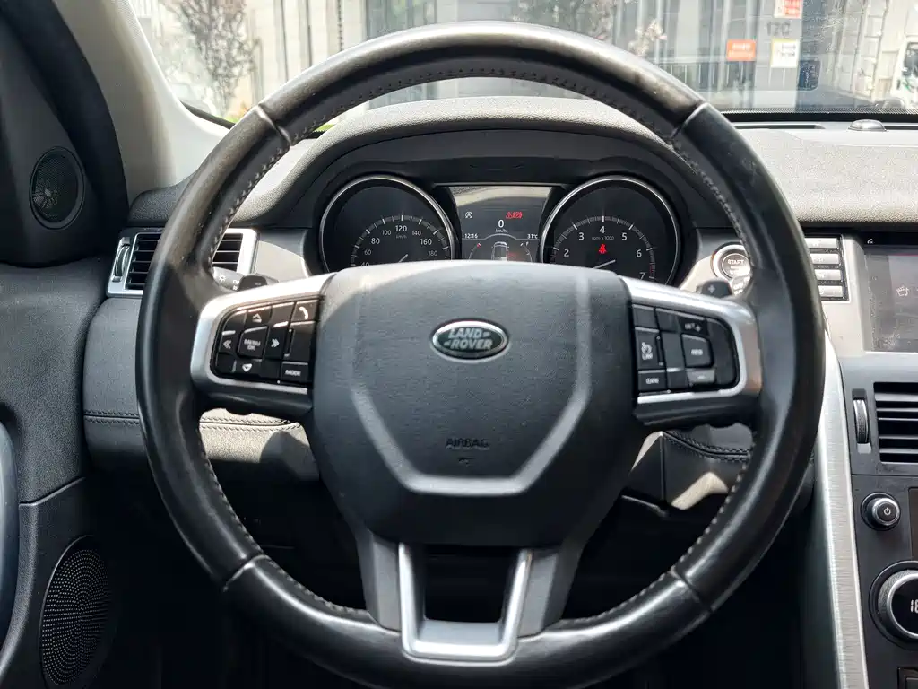 Land Rover Discovery Sport 2018 — фото 16