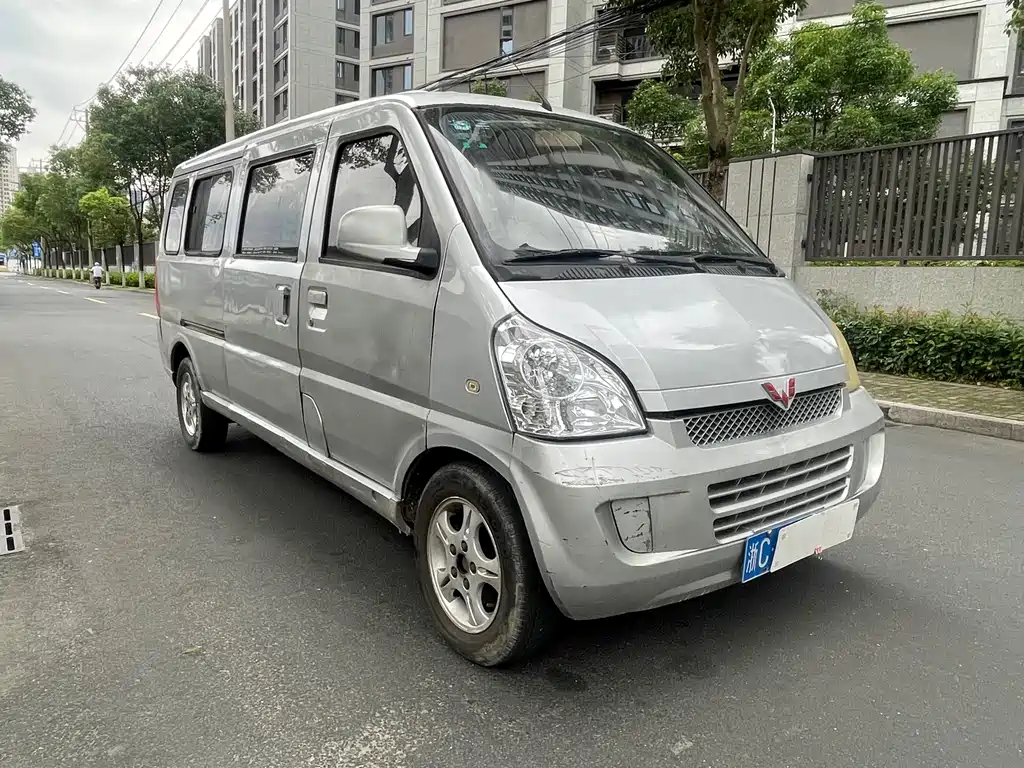 Wuling Rongguang 2013