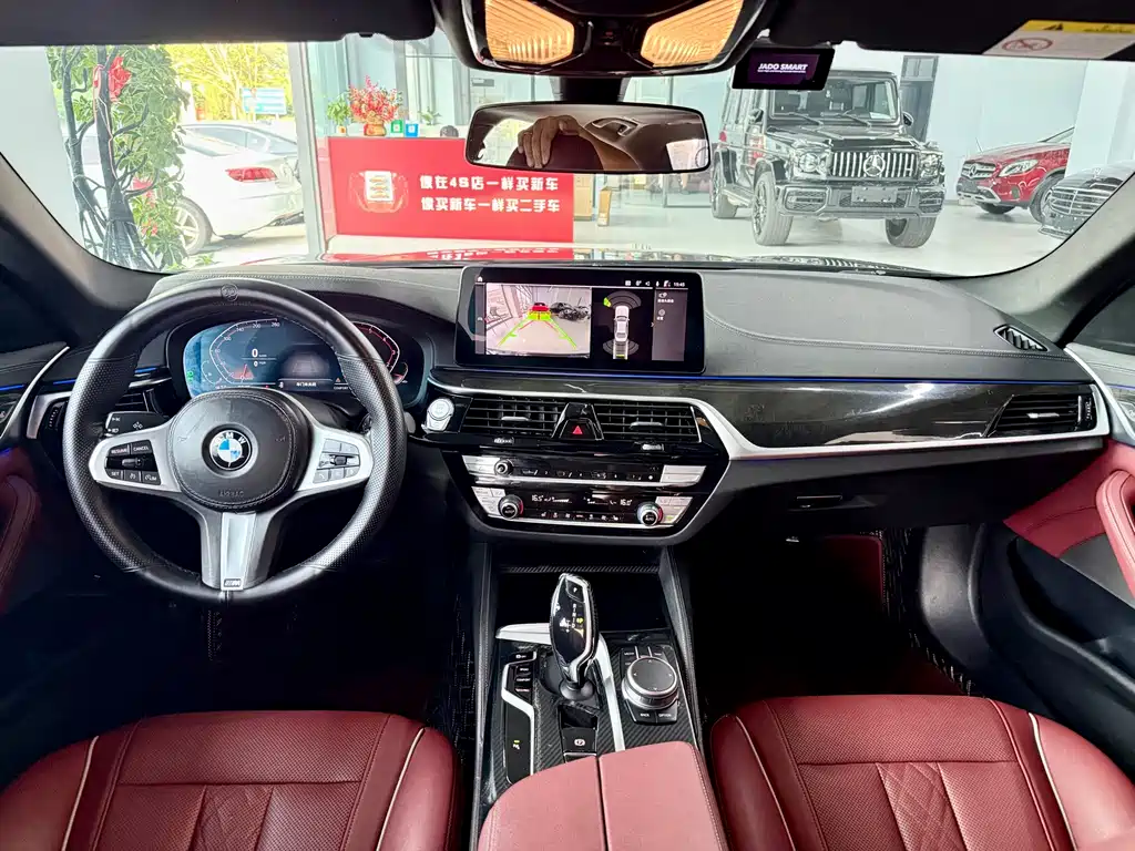 BMW 5 Series 2021 — фото 9