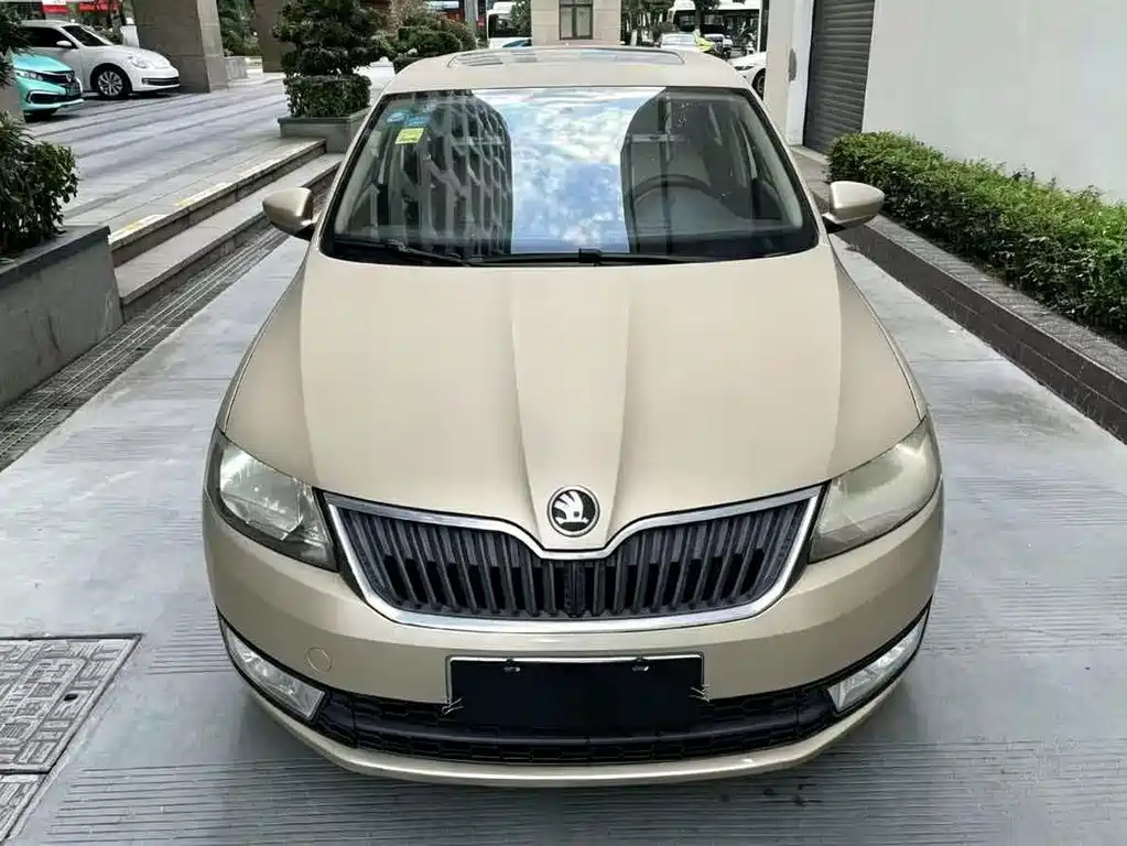 Skoda Rapid 2014 — фото 2