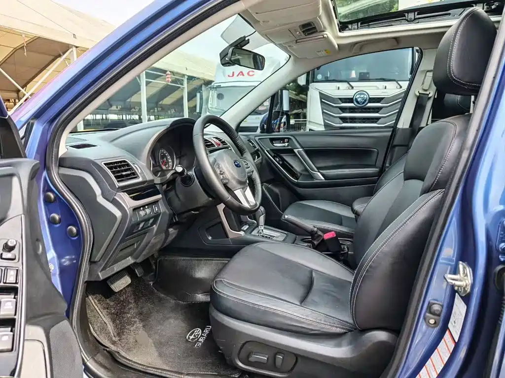 Subaru Forester 2017 — фото 15