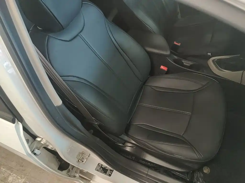 Buick Excelle 2015 — фото 25