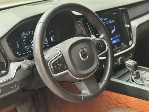 Volvo V60 2020