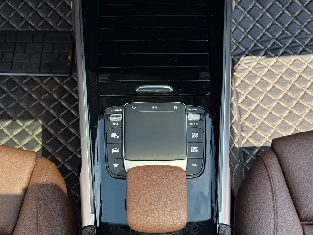 Mercedes-Benz GLB 2021 — фото 18