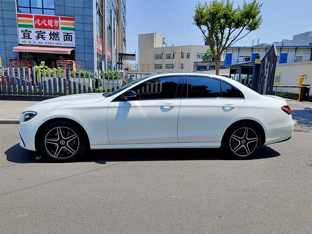 Mercedes-Benz E-Class 2023 — фото 3