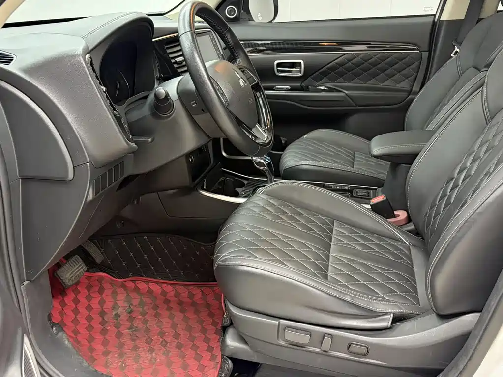 Mitsubishi Outlander 2021