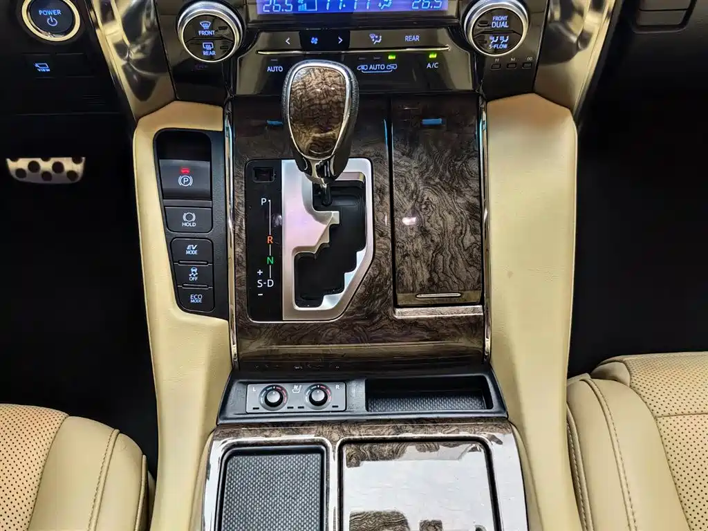 Toyota Alphard 2022 — фото 16