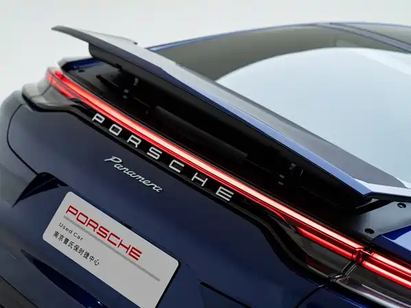 Porsche Panamera 2022