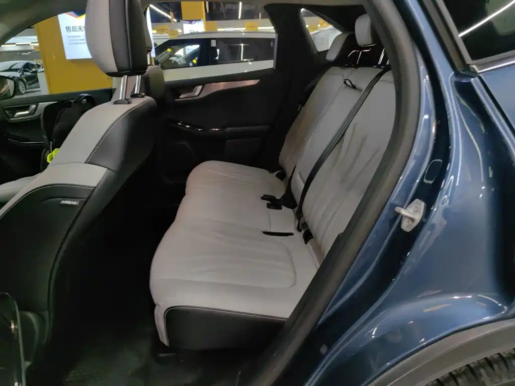 Ford Escape 2023 — фото 13