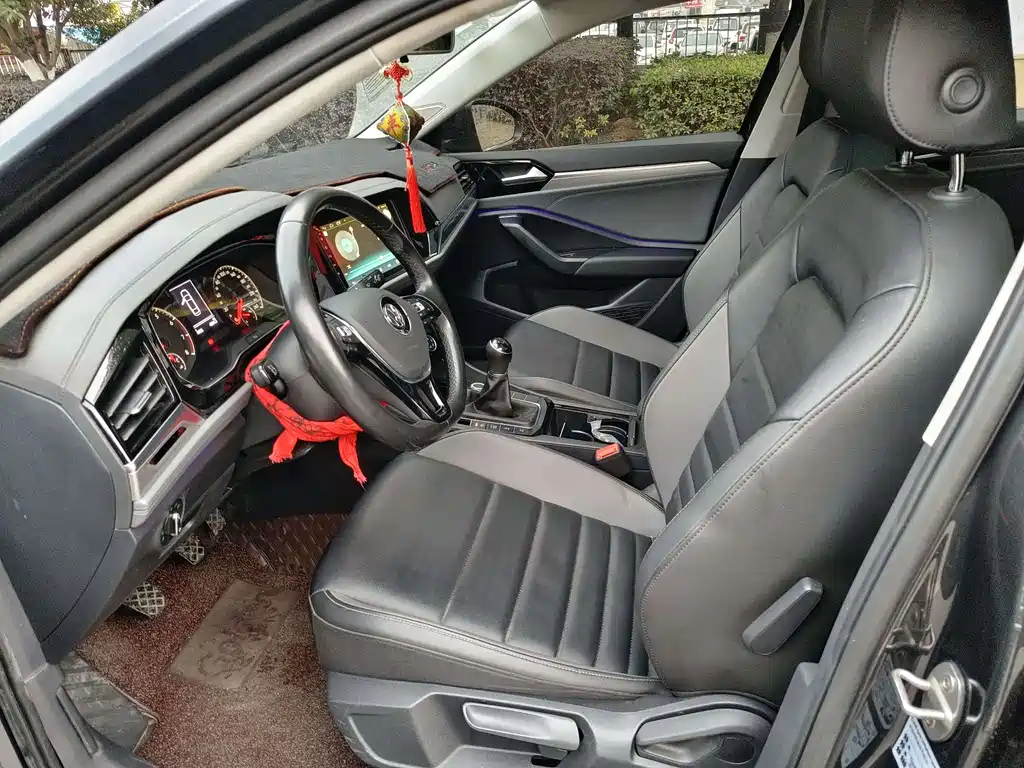 Volkswagen Sagitar 2021
