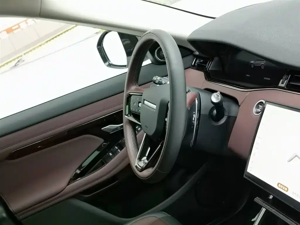 Land Rover Evoque 2025 — фото 22