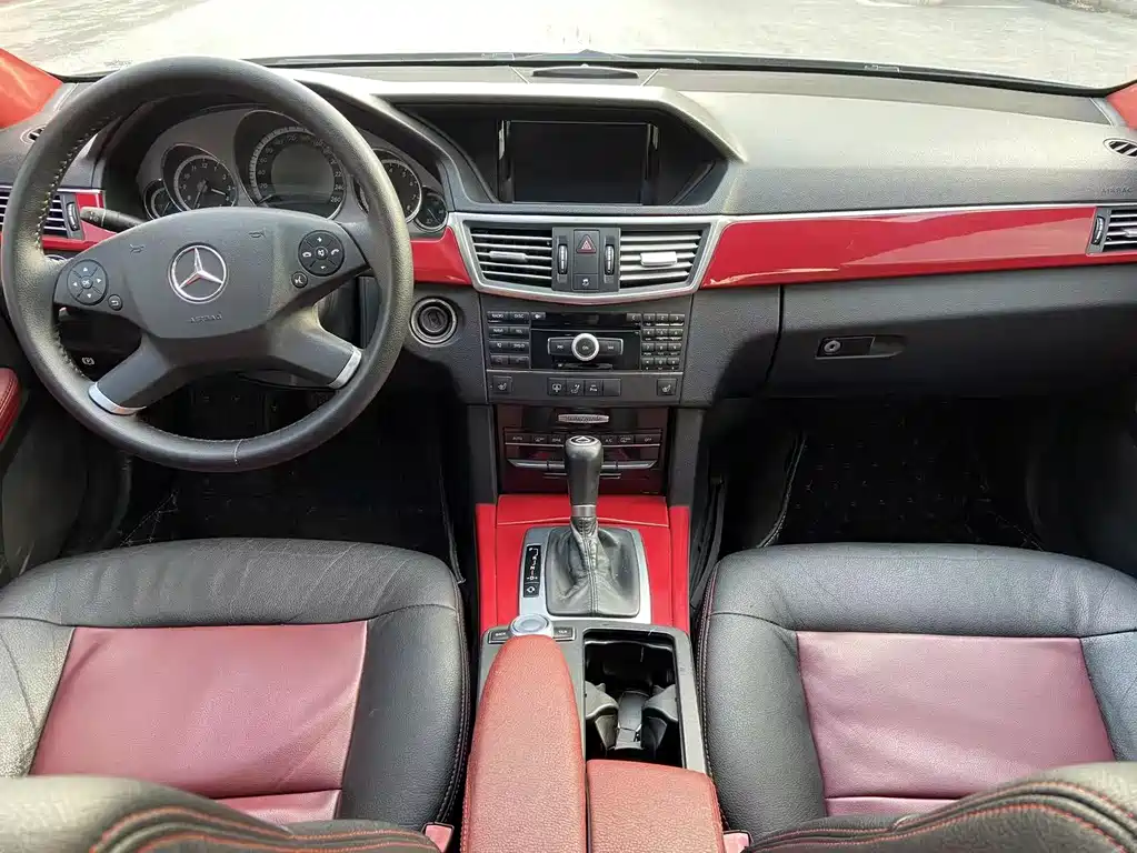 Mercedes-Benz E-Class 2010 — фото 11