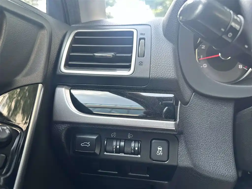 Subaru Forester 2017 — фото 17
