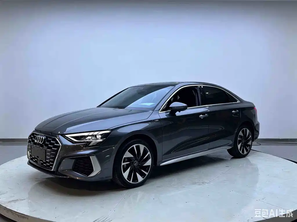 Audi A3 2023 — фото 1