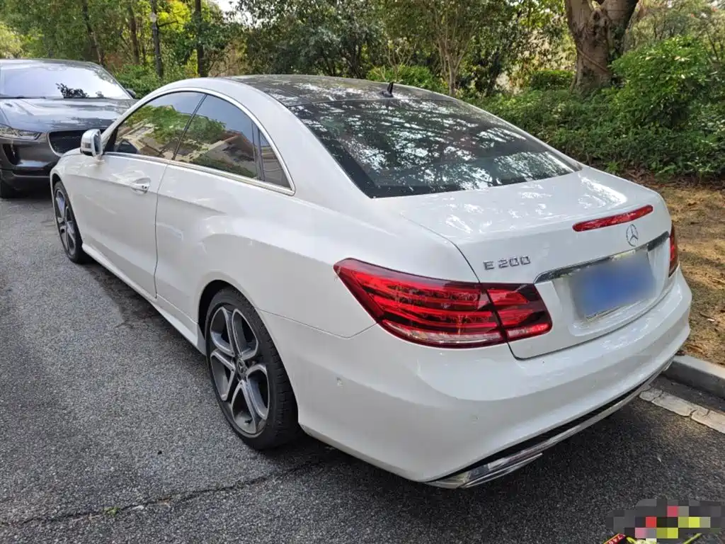 Mercedes-Benz E-Class 2016 — фото 23