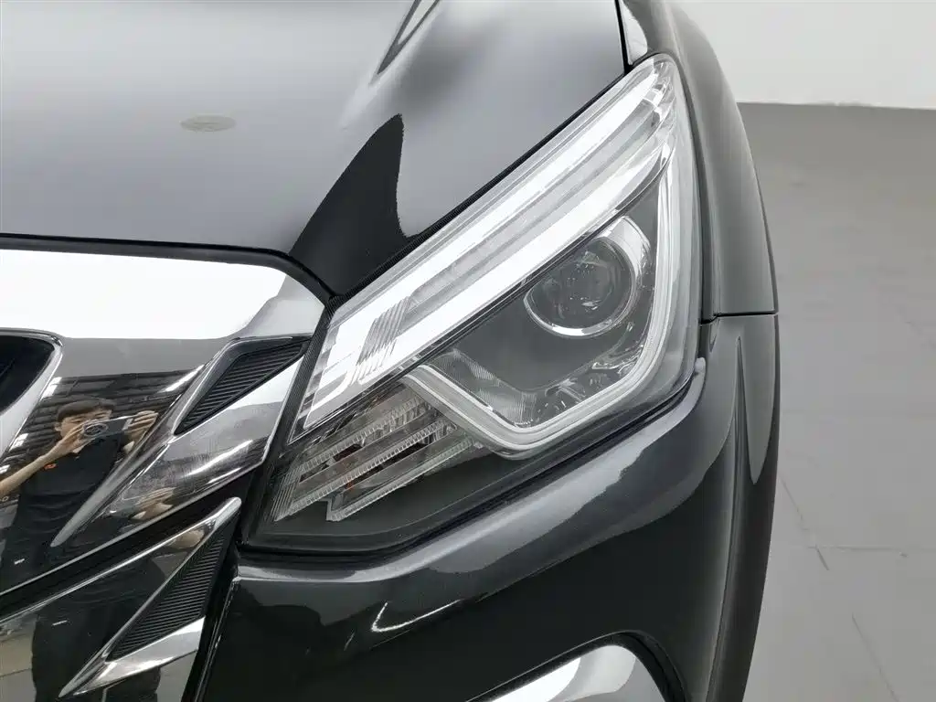 Isuzu MU-X 2023 — фото 7