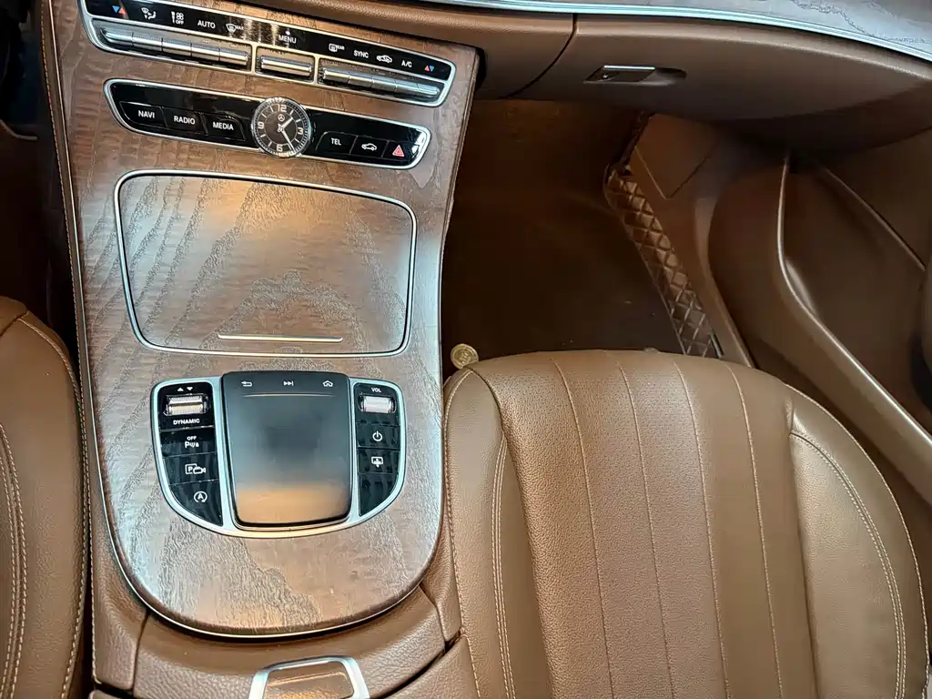 Mercedes-Benz E-Class 2018 — фото 8