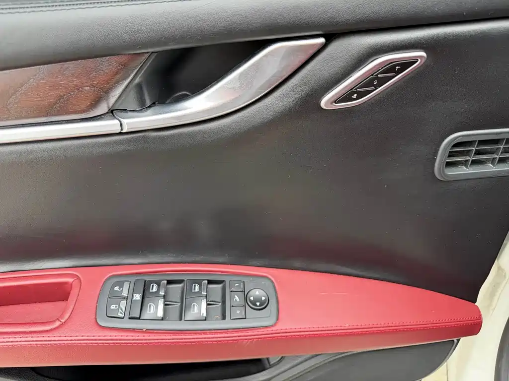 Maserati Ghibli 2014 — фото 16