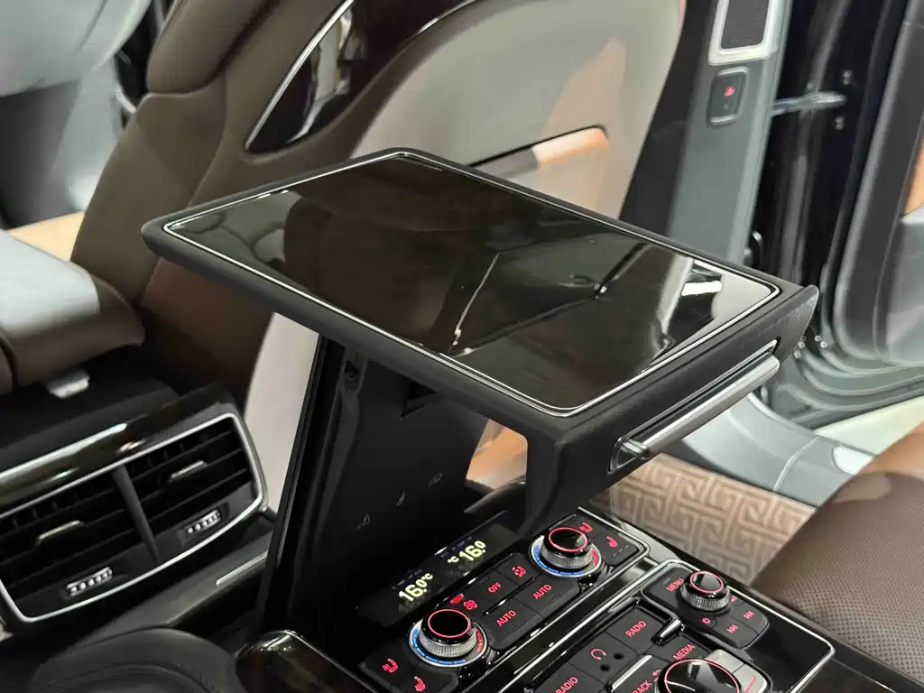 Audi A8 2016 — фото 15
