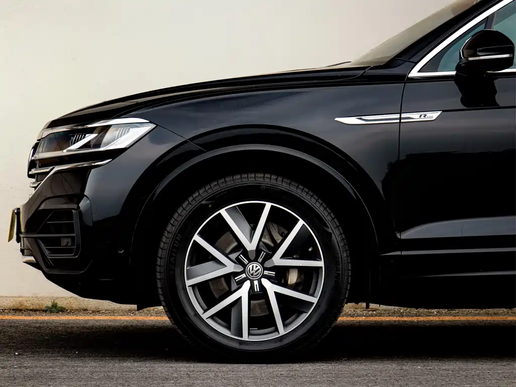 Volkswagen Touareg 2020 — фото 19