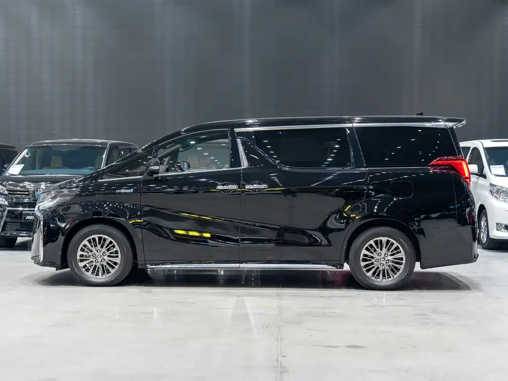 Toyota Alphard 2021 — фото 5