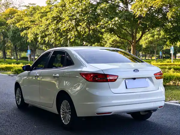 Ford Escort 2015