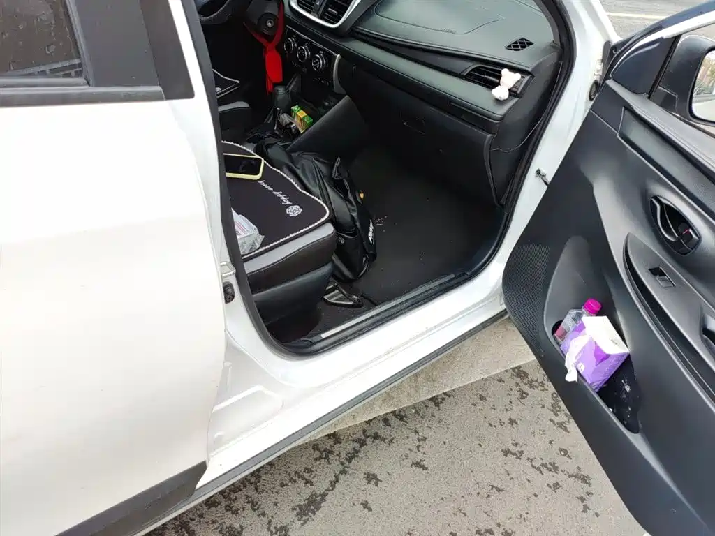 Toyota Yaris L 2020 — фото 20