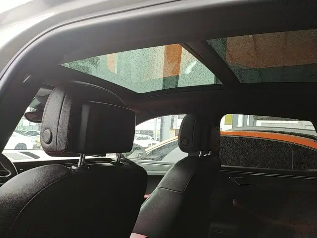 Porsche Macan 2018 — фото 18