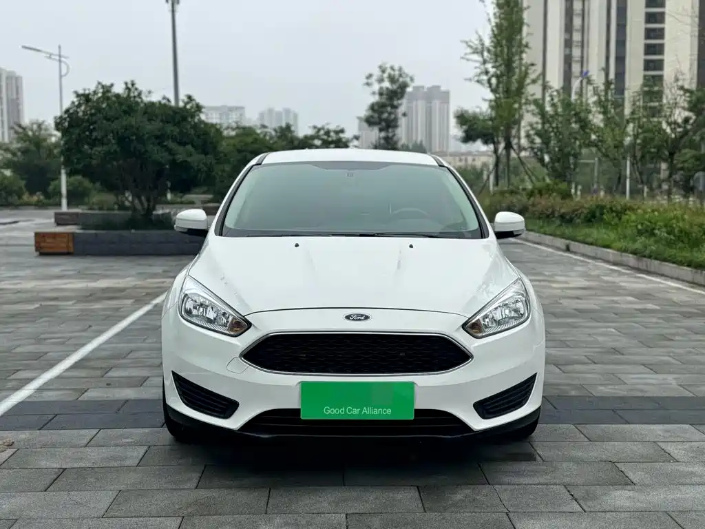 Ford Focus 2018 — фото 2