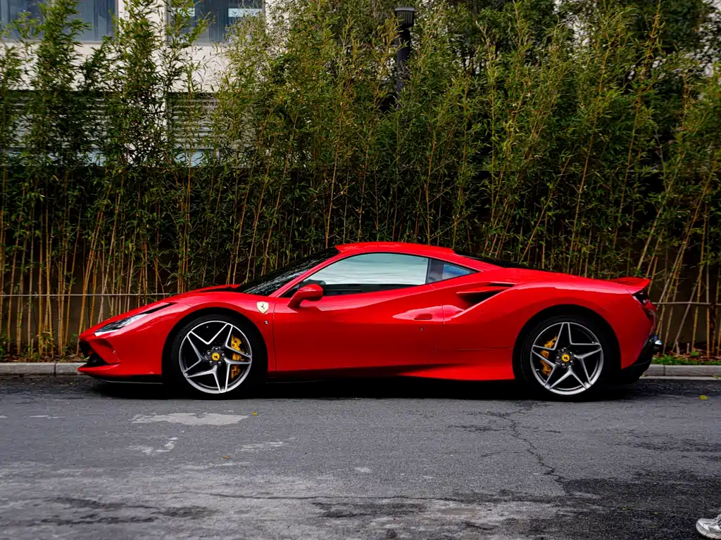 Ferrari F8 2021 — фото 4