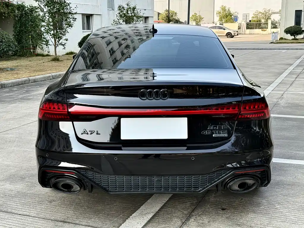 Audi A7L 2024 — фото 14