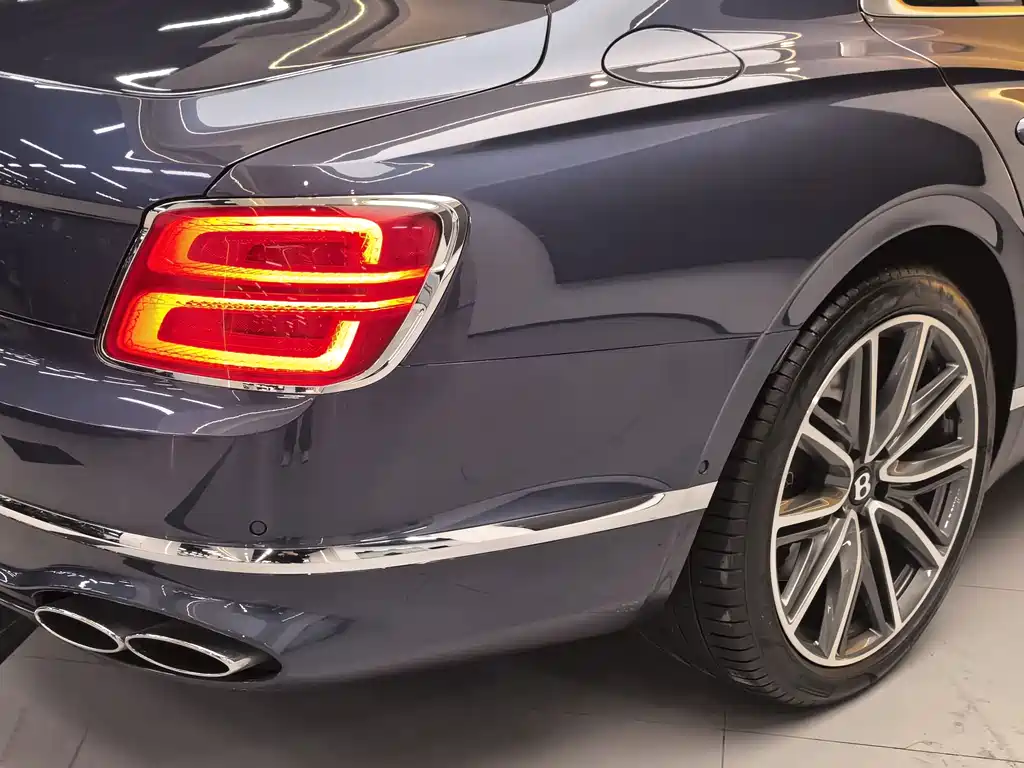 Bentley Flying Spur 2022 — фото 7