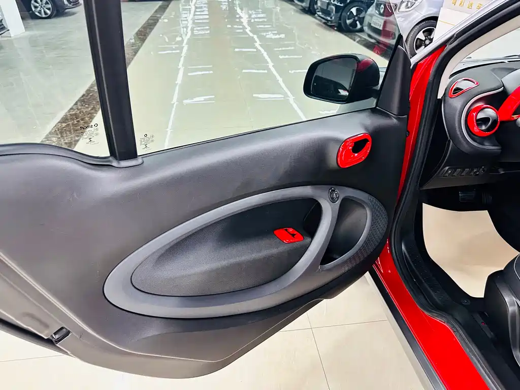 smart Fortwo 2017 — фото 16