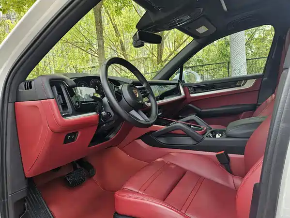 Porsche Cayenne 2024