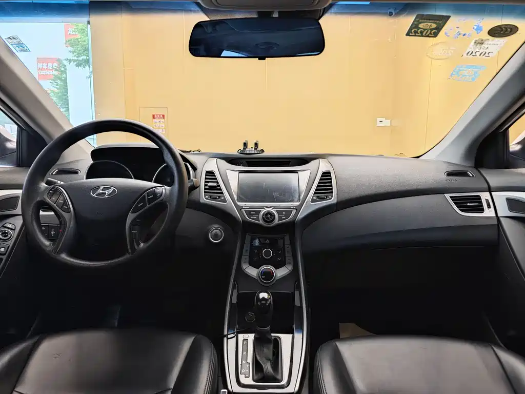 Hyundai Elantra Langdong 2016 — фото 19