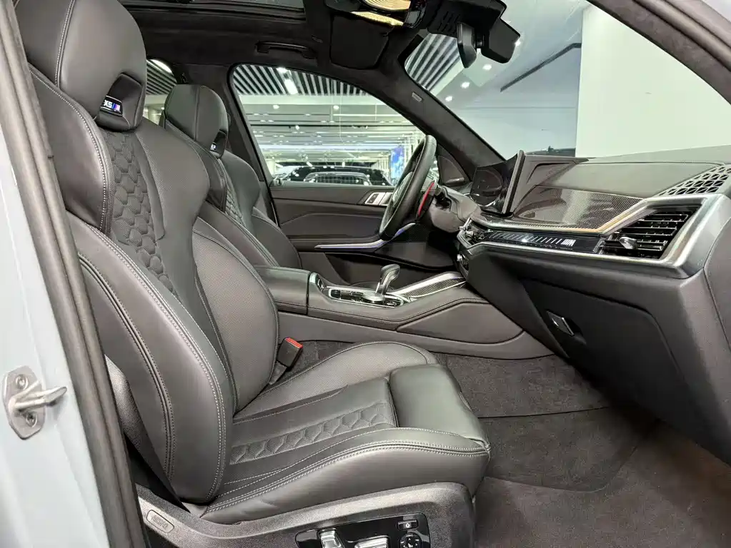BMW X5 M 2025 — фото 10