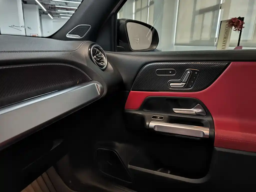 Mercedes-Benz GLB AMG 2023 — фото 11