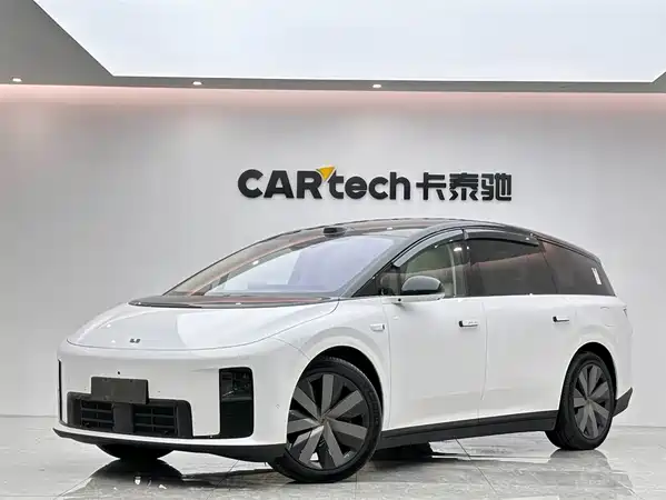 Li Auto i8 2025