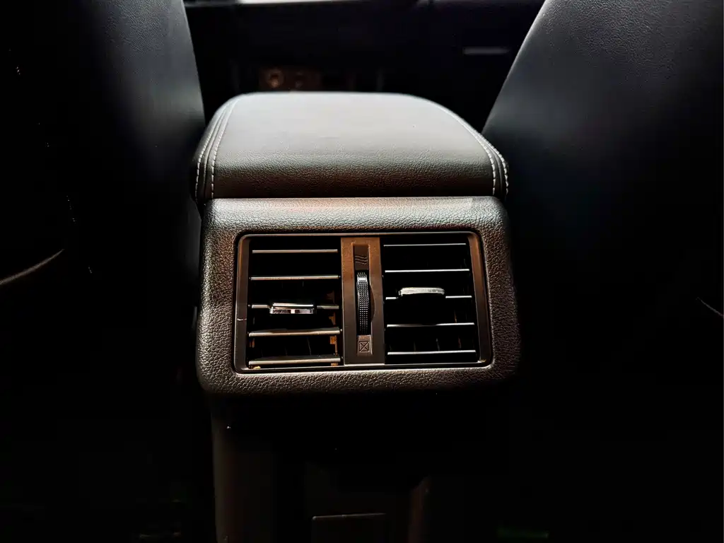 Mitsubishi Outlander 2020 — фото 19