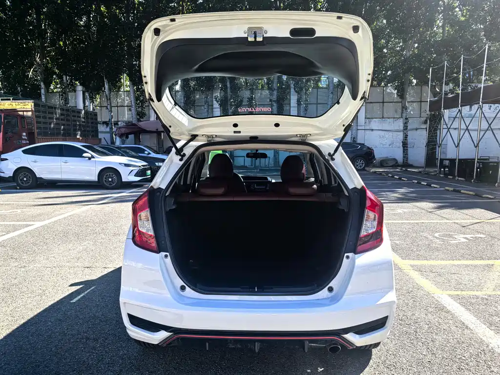 Honda Fit 2018 — фото 9