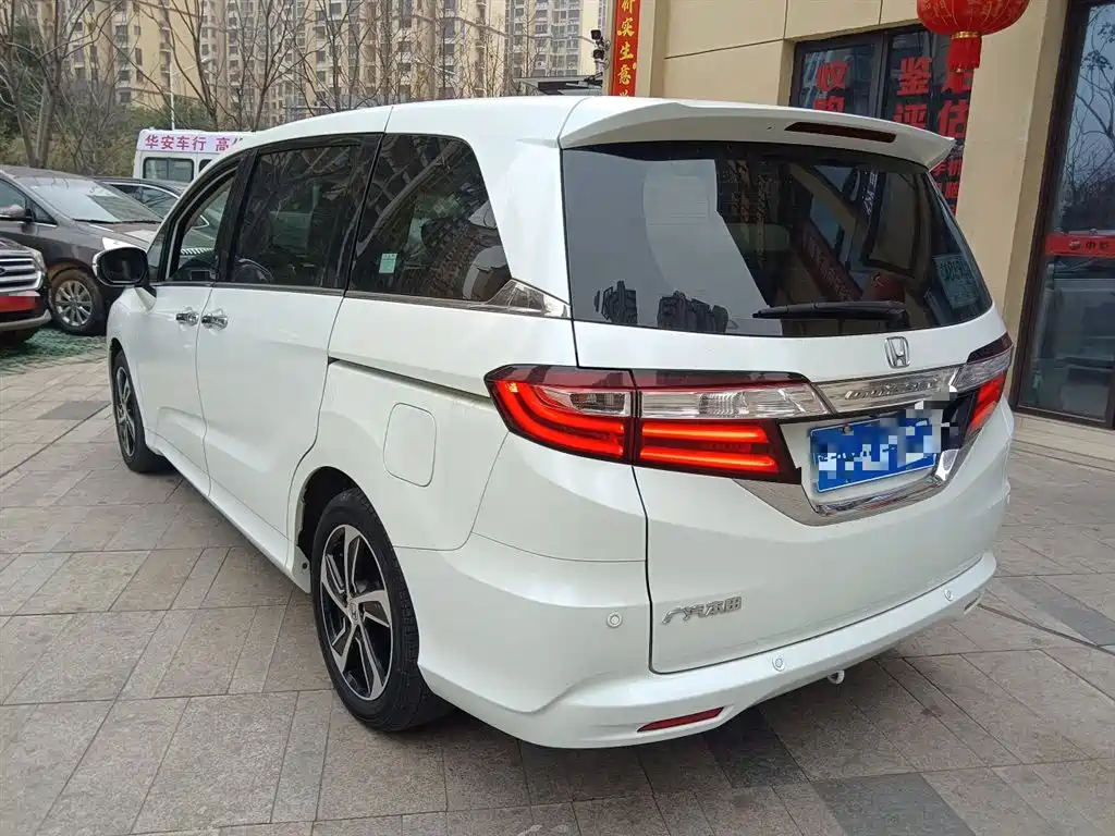 Honda Odyssey 2018 — фото 21