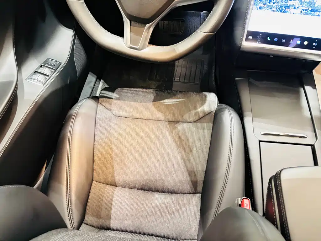 Tesla Model S 2017 — фото 14