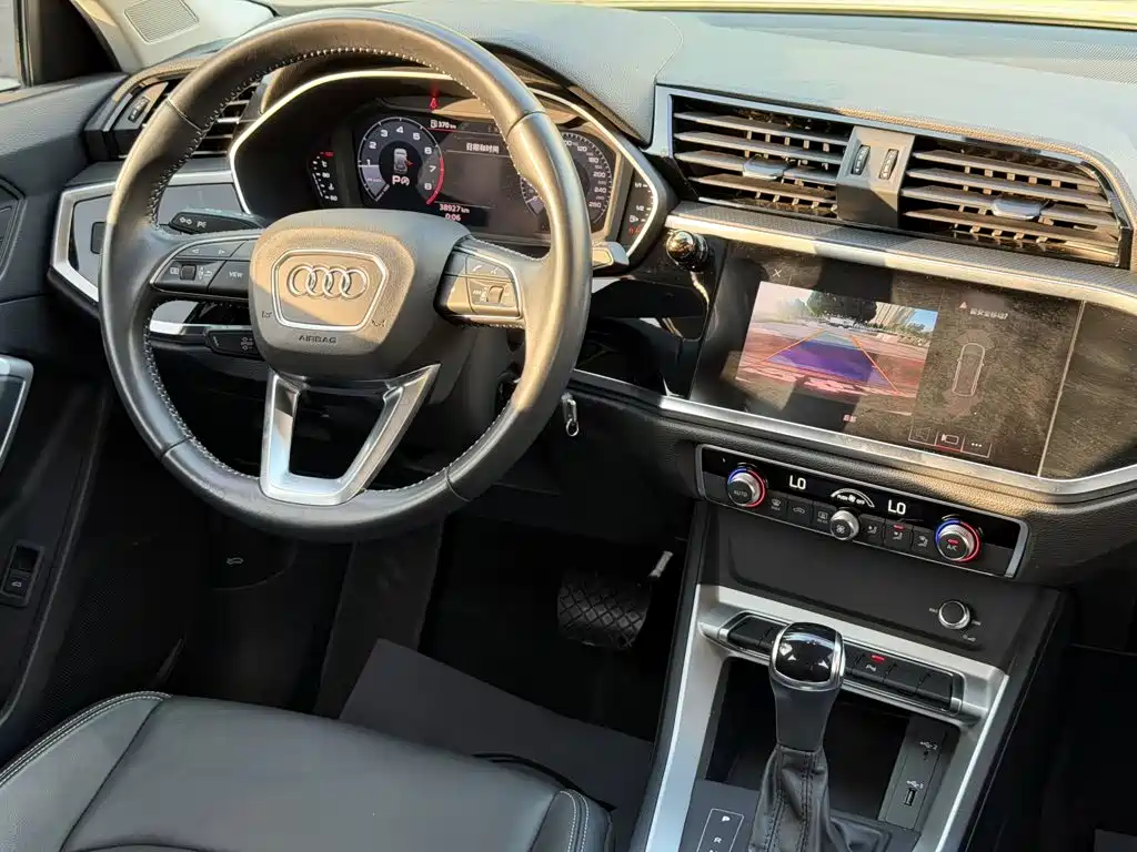 Audi Q3 2019 — фото 17