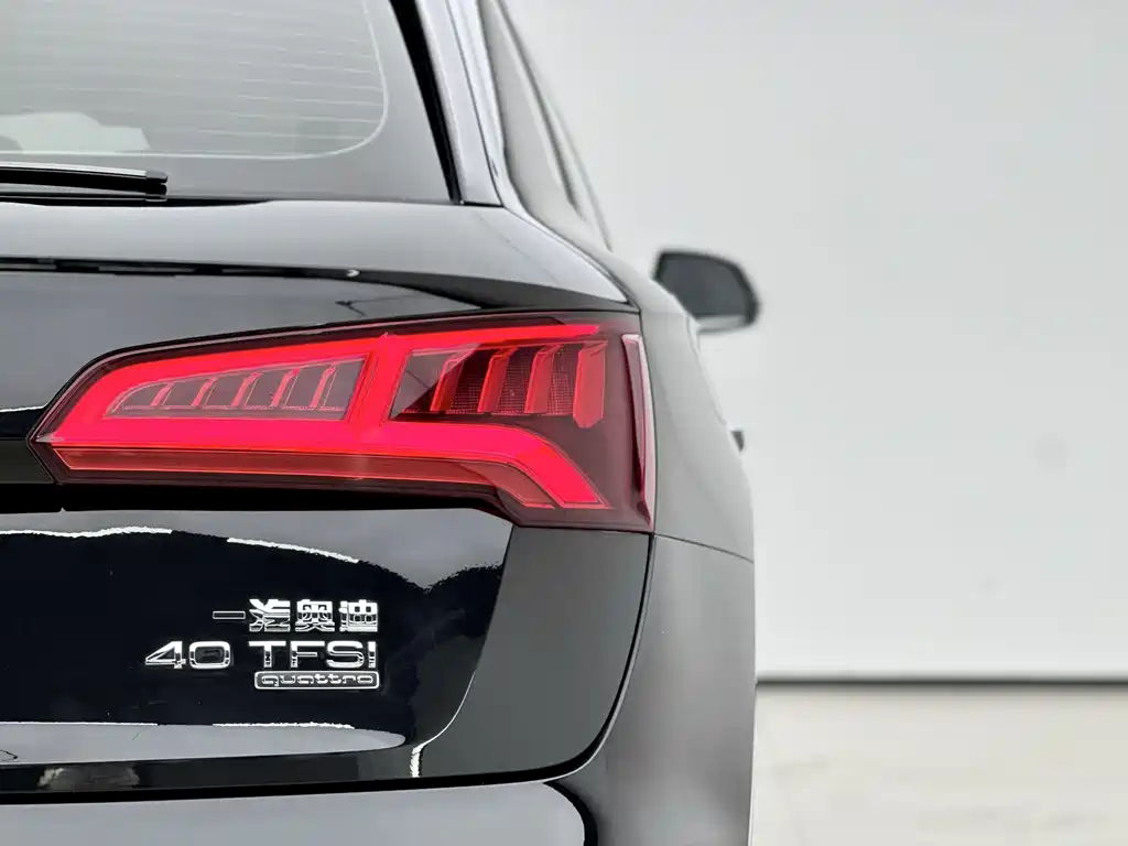 Audi Q5L 2019 — фото 10