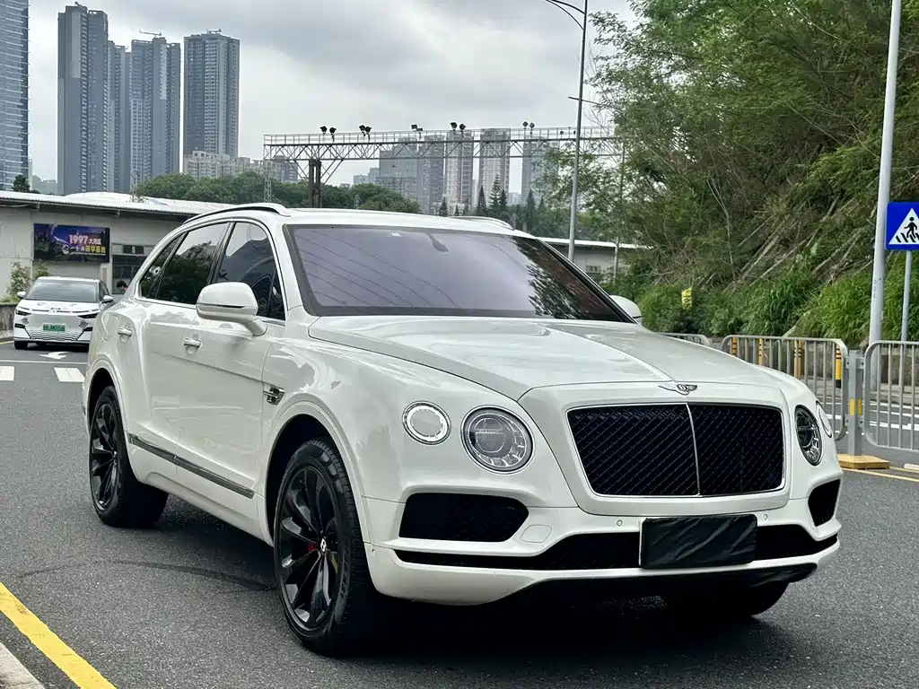 Bentley Bentayga 2019 — фото 2