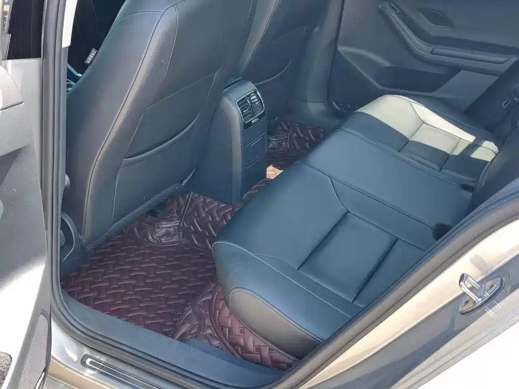 Volkswagen Sagitar 2017
