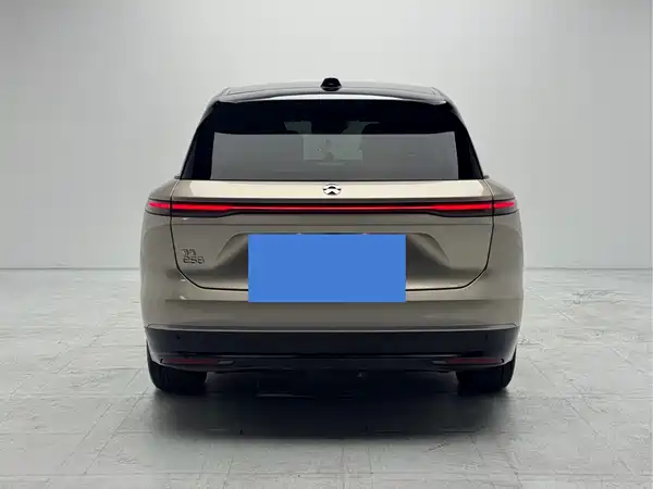 NIO ES8 2023