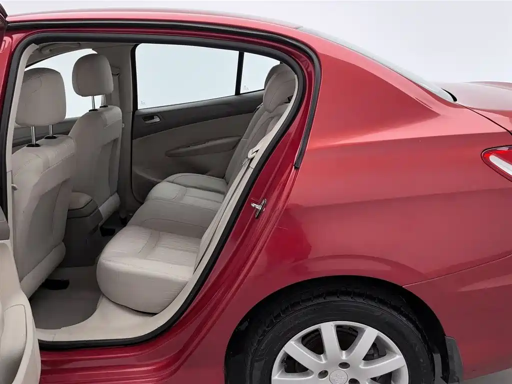 Peugeot 308 2014 — фото 15