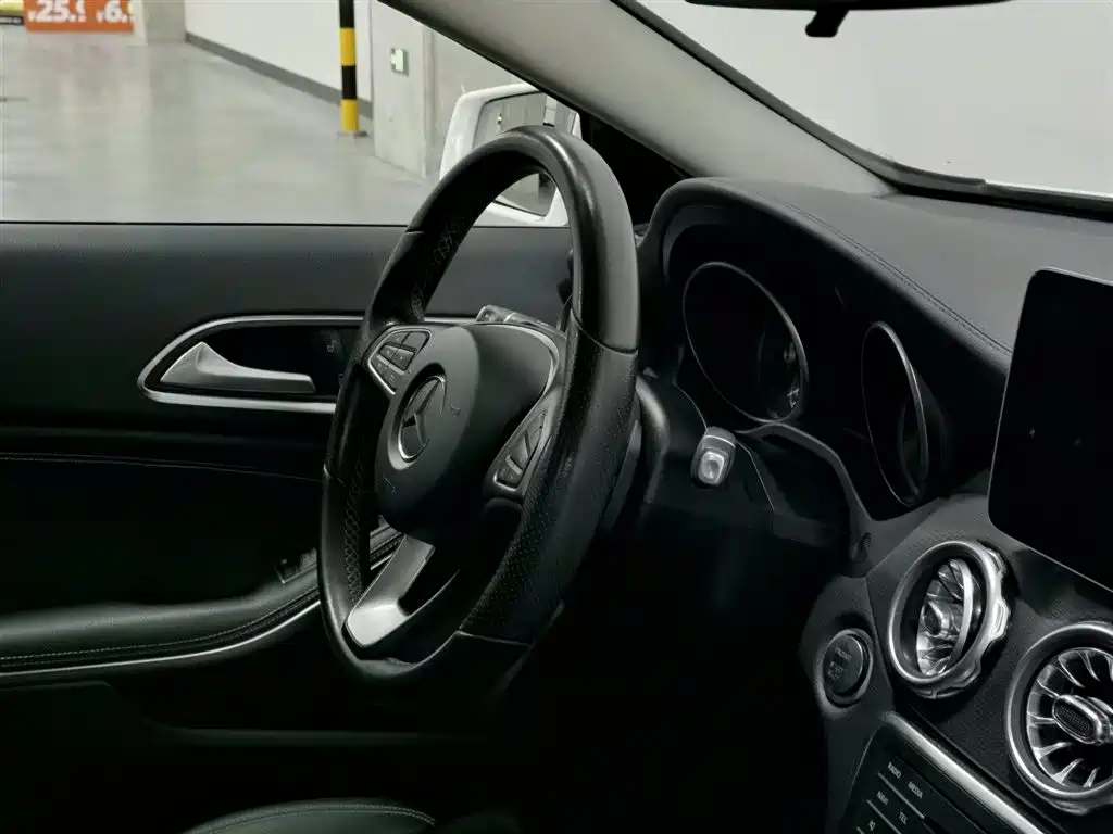 Mercedes-Benz GLA 2017 — фото 22